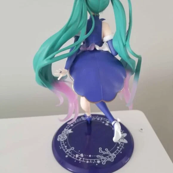 Miku figure - Picture 2 of 2